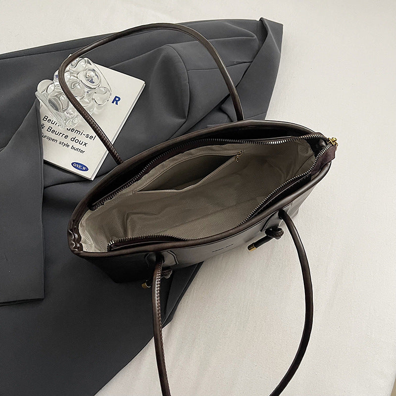 Einfarbige Hobo-Schultertasche