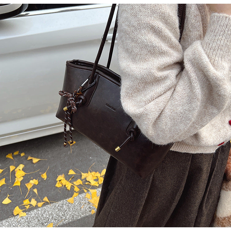 Einfarbige Hobo-Schultertasche