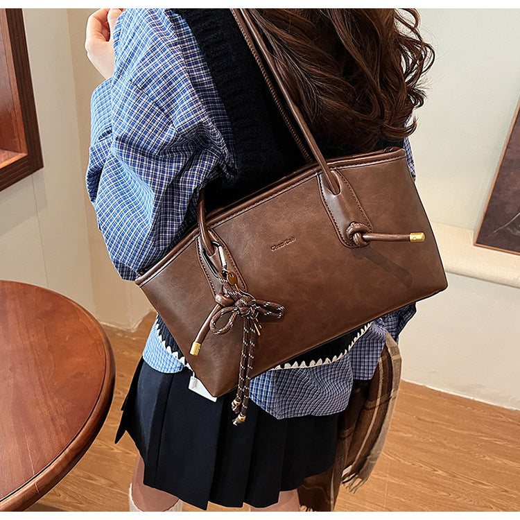 Einfarbige Hobo-Schultertasche