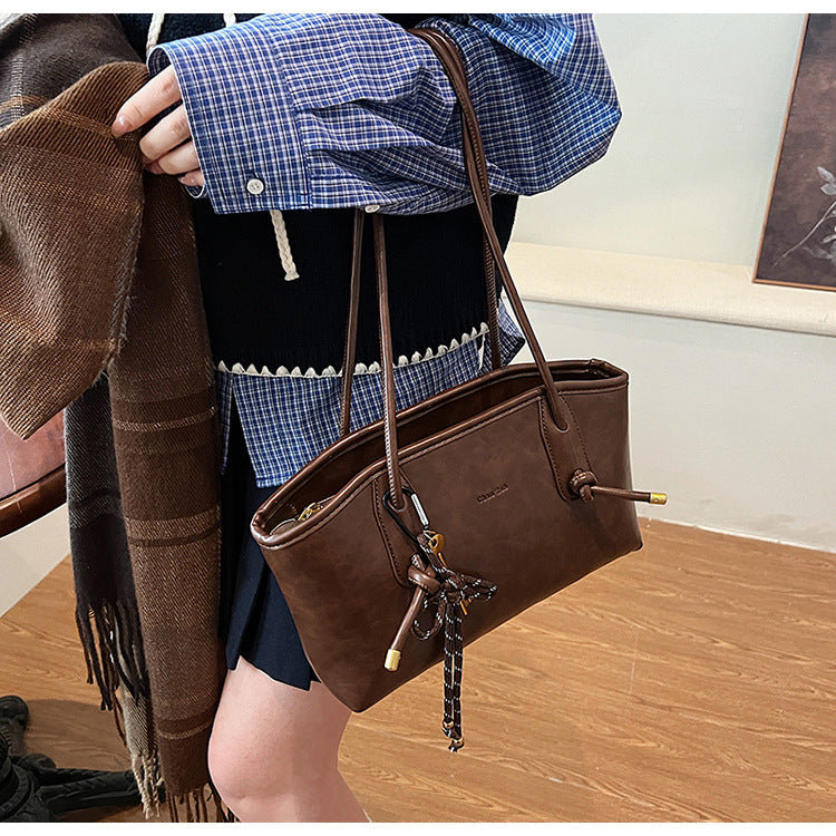 Einfarbige Hobo-Schultertasche