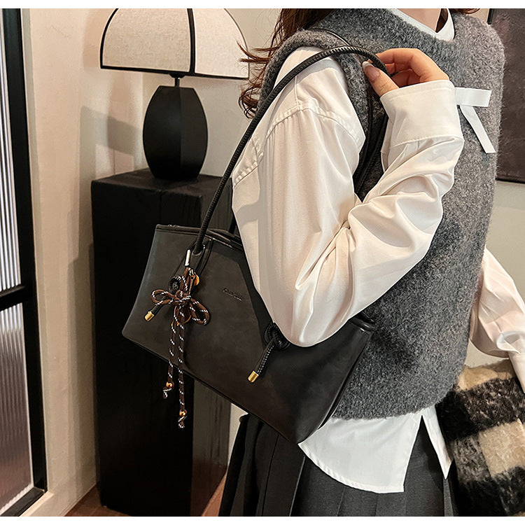 Einfarbige Hobo-Schultertasche