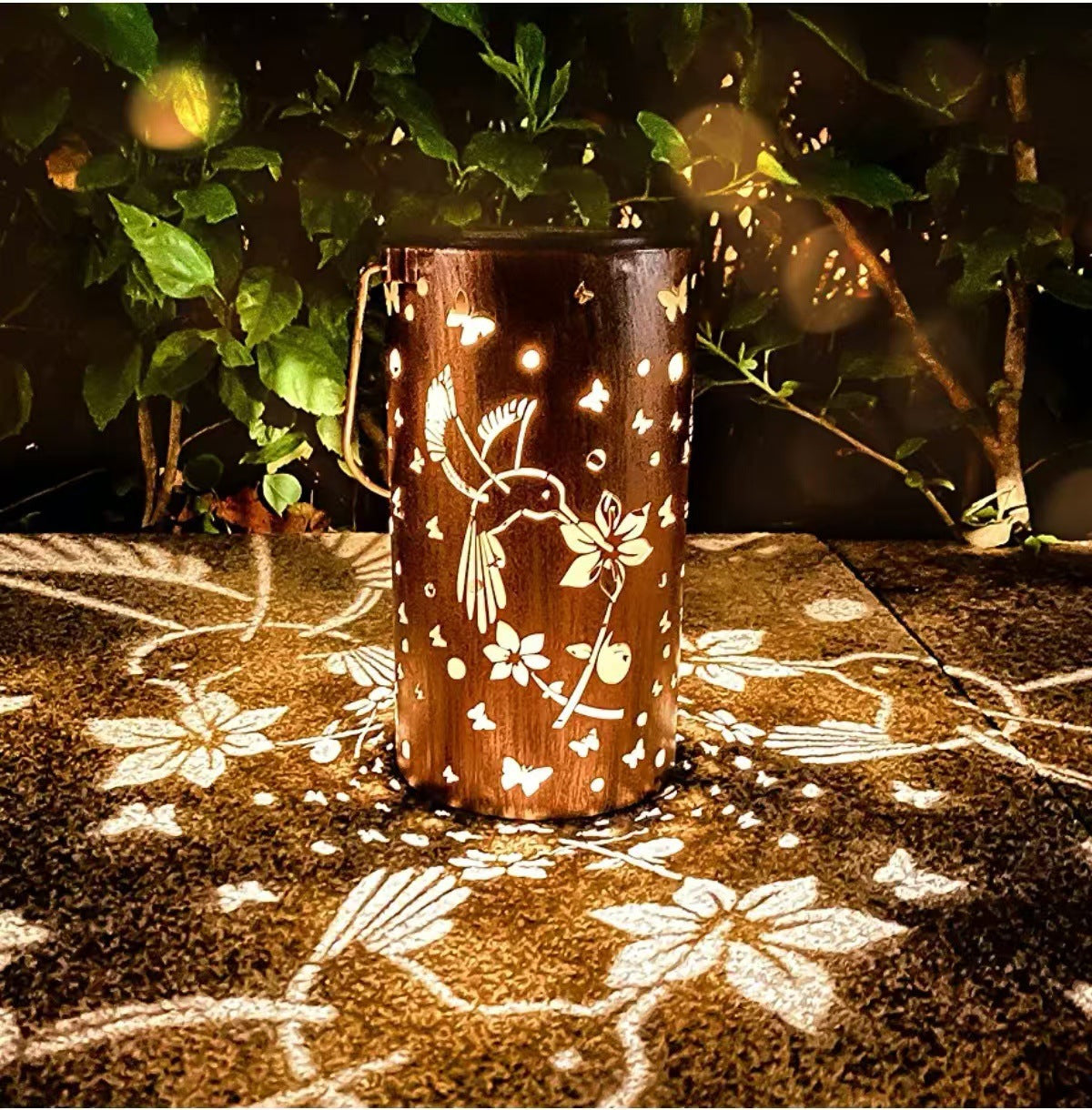 Bunte Solar-Gartenlaterne mit Sonnenblumen-Leuchten