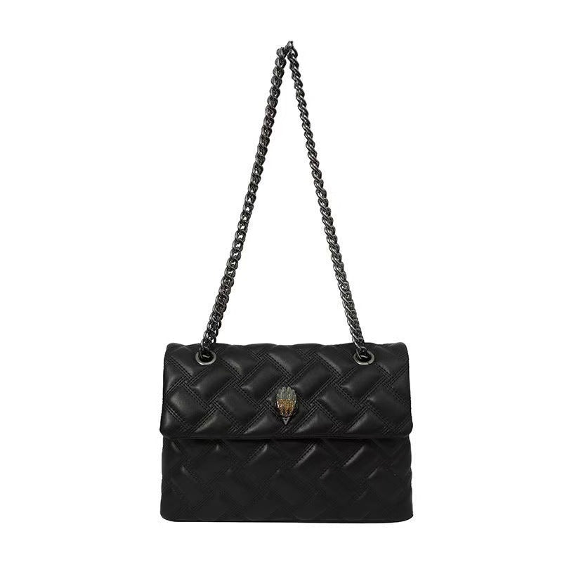 Klassische Schultertasche mit Kette