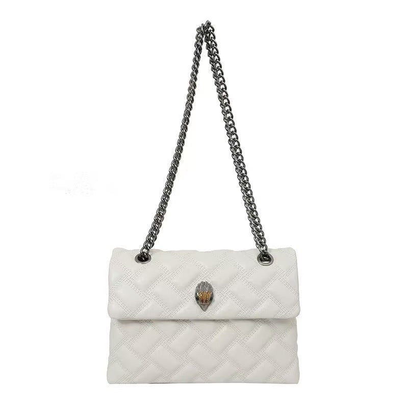 Klassische Schultertasche mit Kette