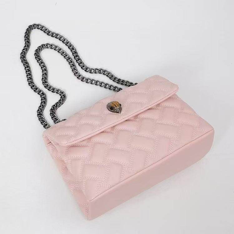 Klassische Schultertasche mit Kette