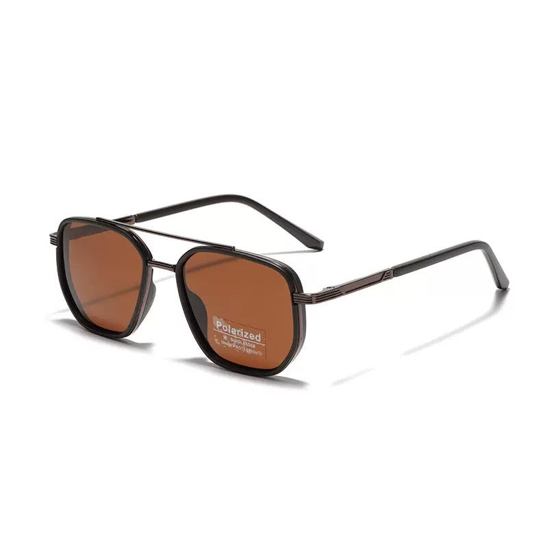 Sonnenbrille mit geometrischem Rahmen