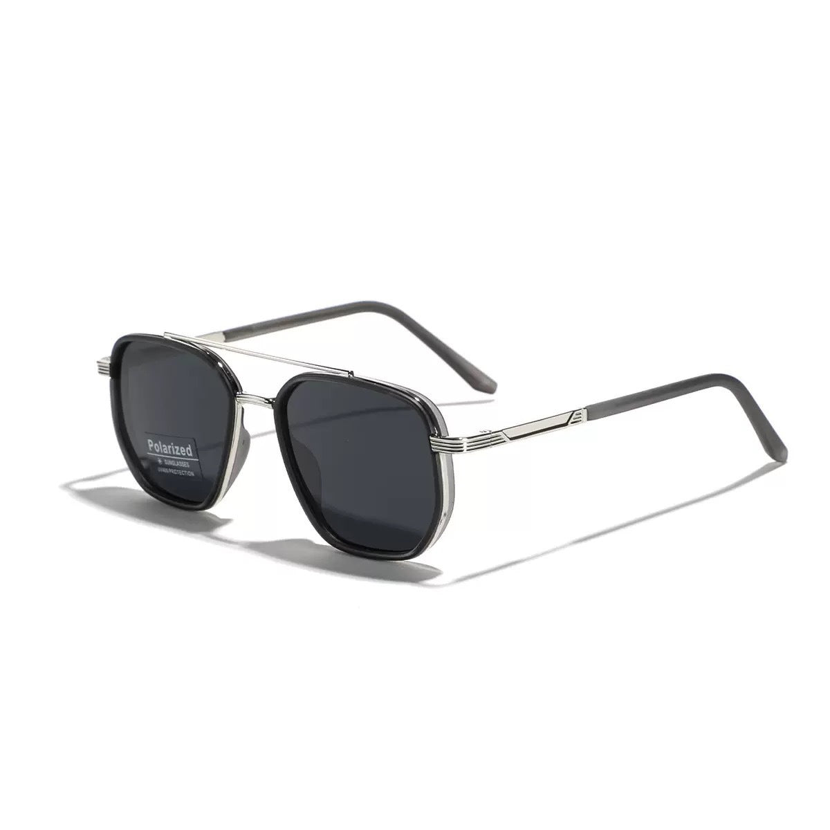 Sonnenbrille mit geometrischem Rahmen