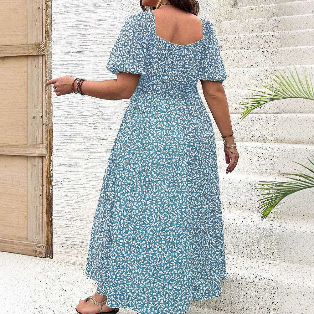 Sommerliches Blumenkleid mit Schlitz