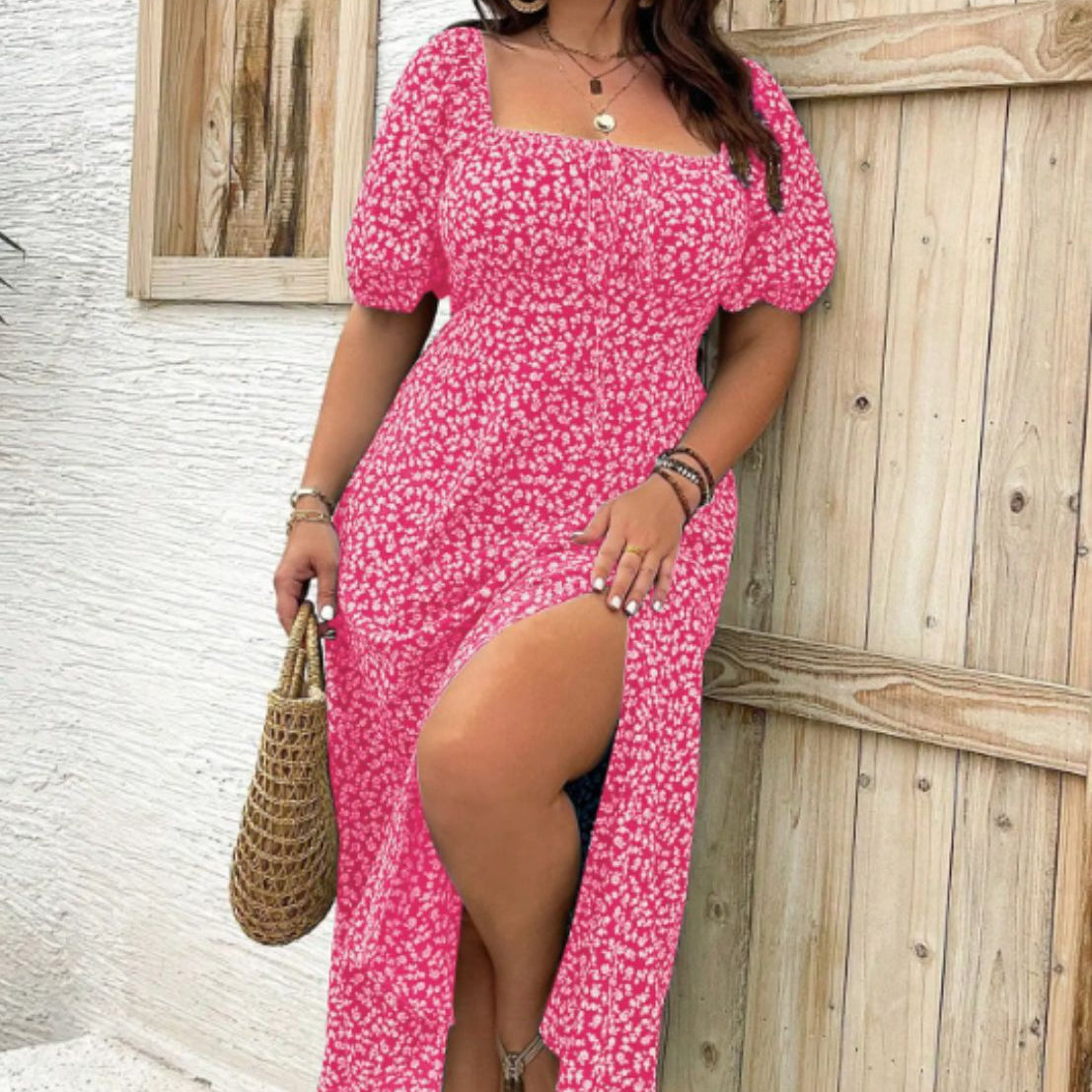 Sommerliches Blumenkleid mit Schlitz