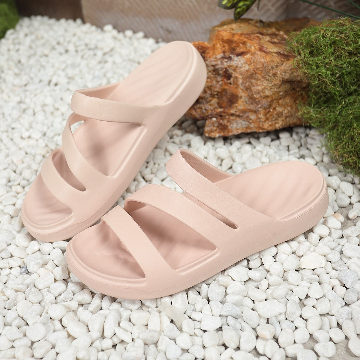 Weiche Flache Sandalen mit dicker Sohle