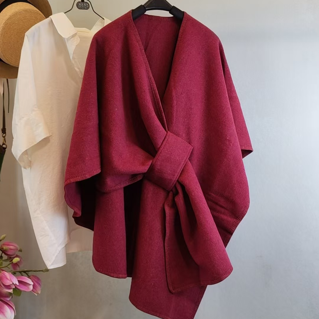 Langer Poncho Schal