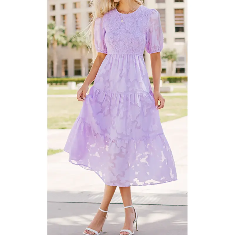 Langes Kleid mit Puffärmeln