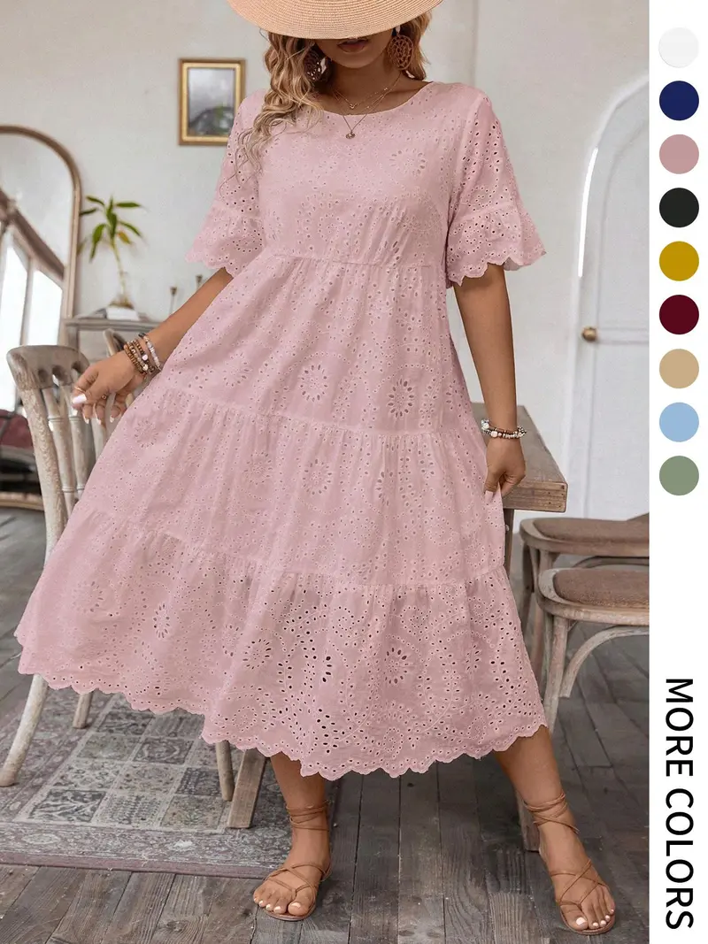 Schlichtes Kleid mit Lochstickerei