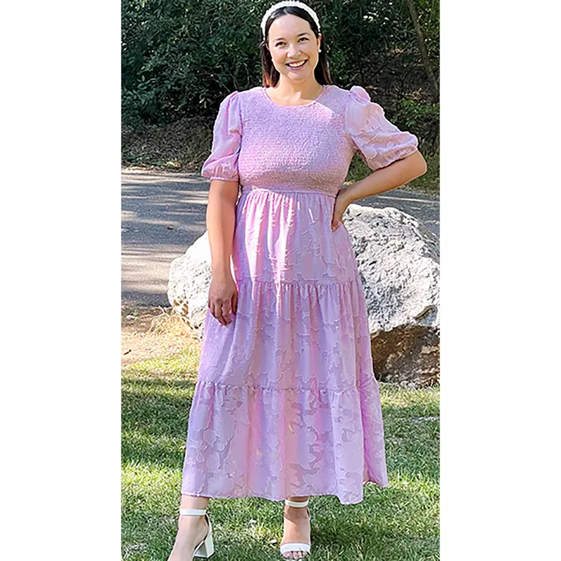 Langes Kleid mit Puffärmeln