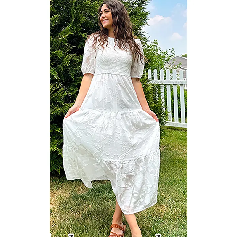 Langes Kleid mit Puffärmeln