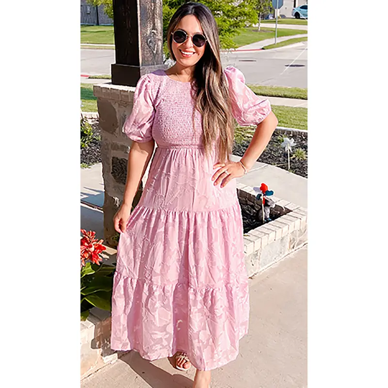 Langes Kleid mit Puffärmeln