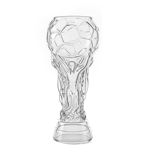 Bierglas im Fußballpokal-Stil